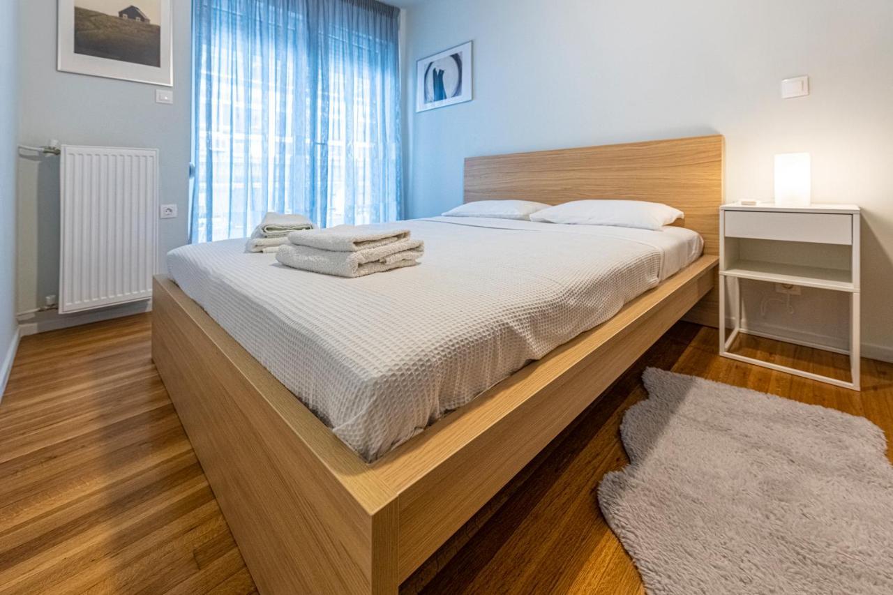 Modern 5Bd Apartment In The Heart Of Атина Екстериор снимка