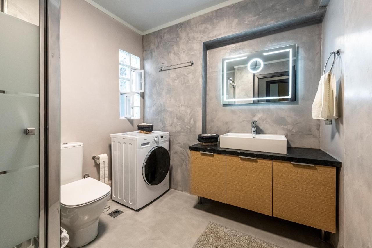 Modern 5Bd Apartment In The Heart Of Атина Екстериор снимка