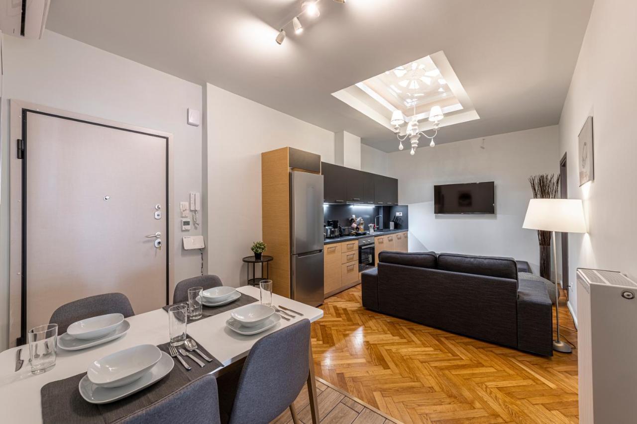 Modern 5Bd Apartment In The Heart Of Атина Екстериор снимка