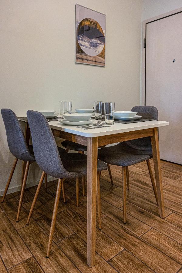 Modern 5Bd Apartment In The Heart Of Атина Екстериор снимка
