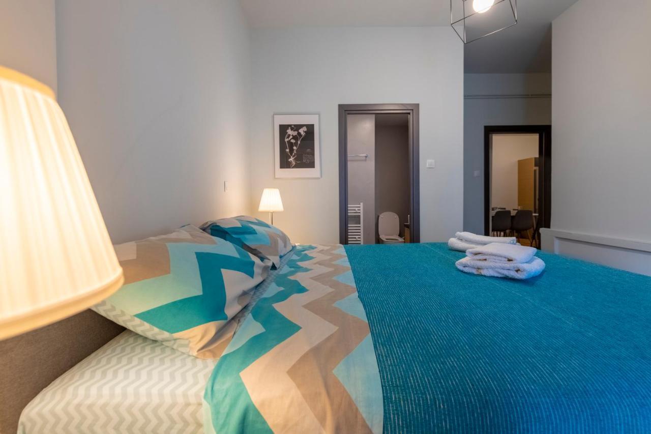 Modern 5Bd Apartment In The Heart Of Атина Екстериор снимка